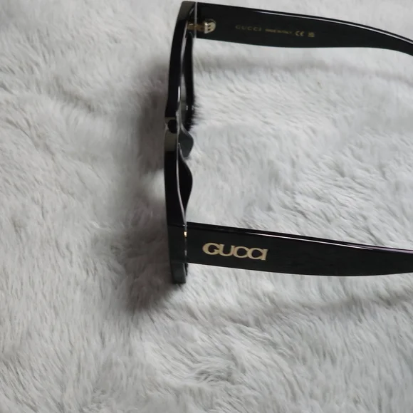 **Authentic**Gucci Butterfly Frame Sunglasses - Picture 8 of 12